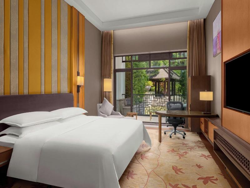 Sheraton Wetland Park Resort Hangzhou image