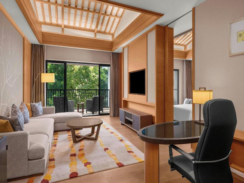Sheraton Wetland Park Resort Hangzhou image