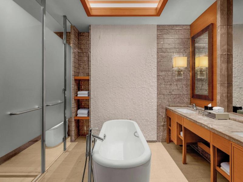 Sheraton Wetland Park Resort Hangzhou image
