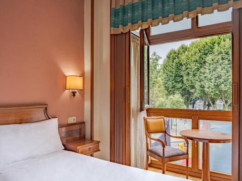B&B HOTEL Gijon Centro Begoña image
