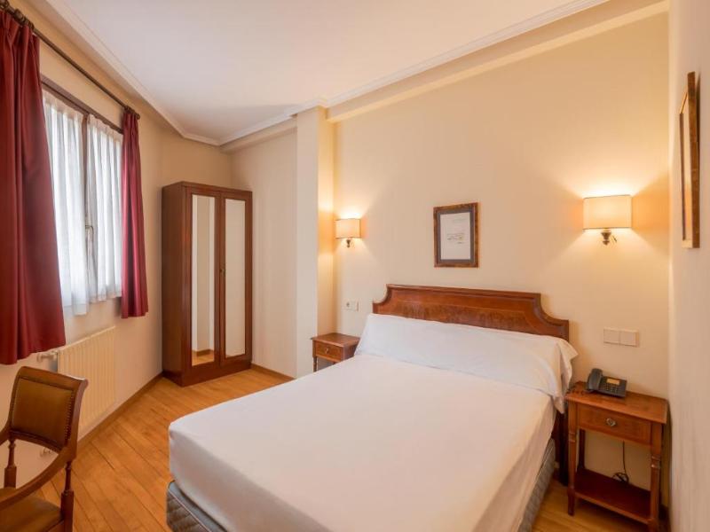 B&B HOTEL Gijon Centro Begoña image