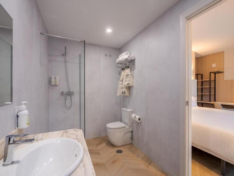 B&B HOTEL Gijon Centro Begoña image