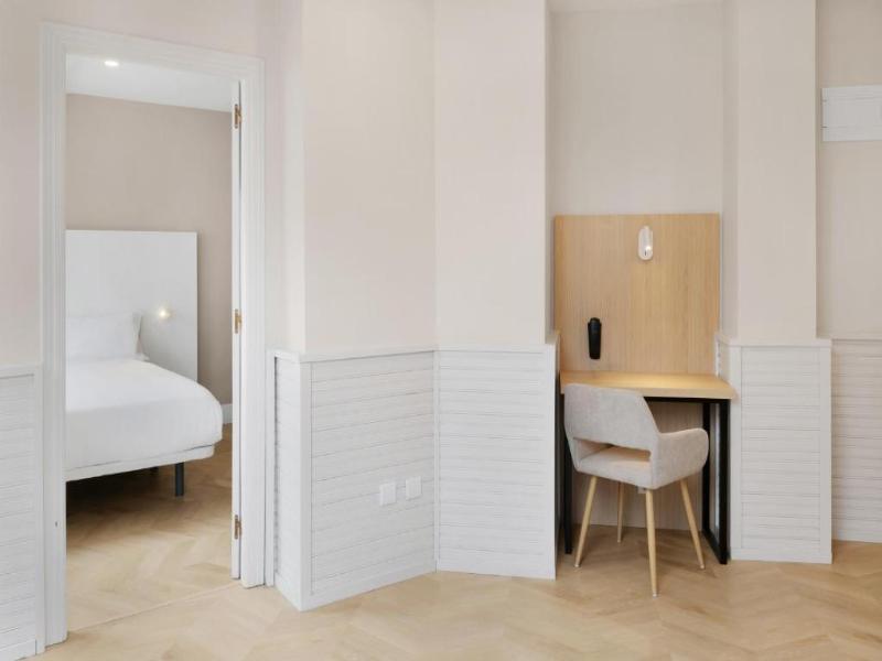 B&B HOTEL Gijon Centro Begoña image