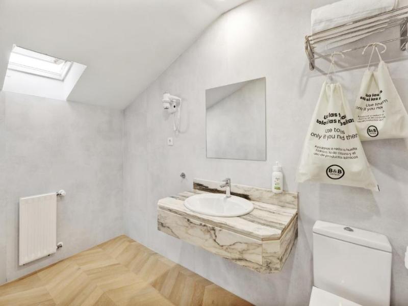 B&B HOTEL Gijon Centro Begoña image