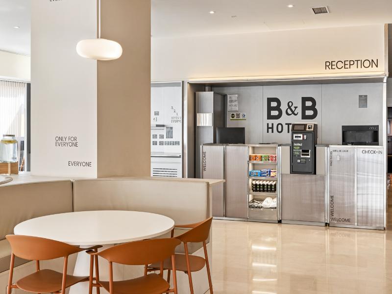 B&B Hotel Granada Estación image