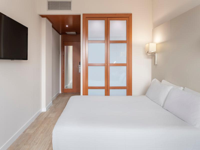 B&B Hotel Granada Estación image