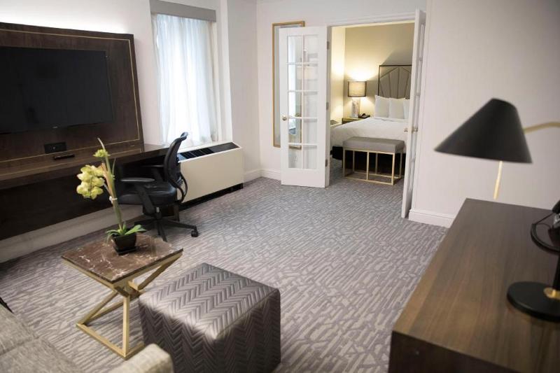 Martinique New York on Broadway, Curio By Hilton image