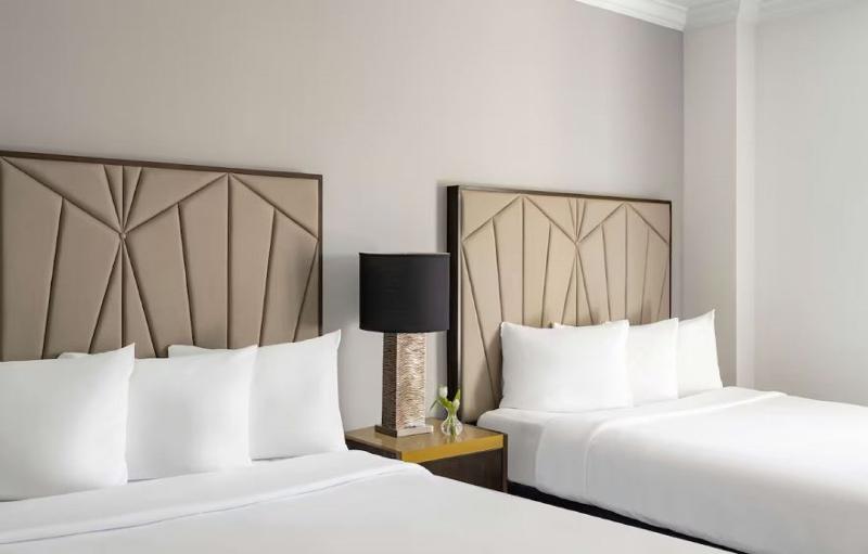 Martinique New York on Broadway, Curio By Hilton image