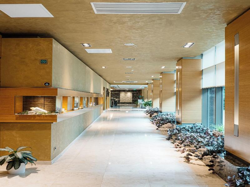 Fly Inn image
