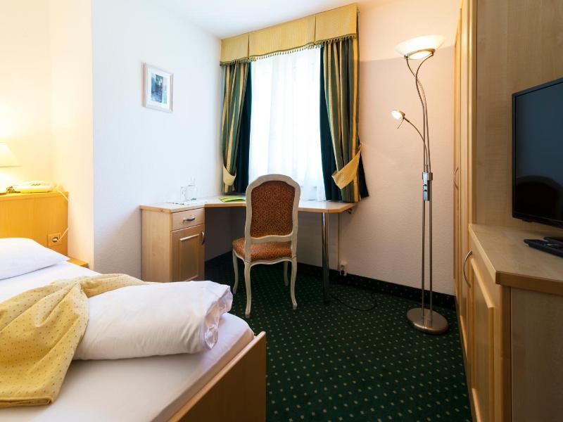Hotel Alpenhof image
