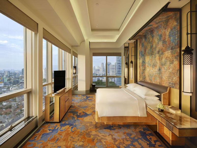 Keraton at The Plaza, a Luxury Collection Hotel image