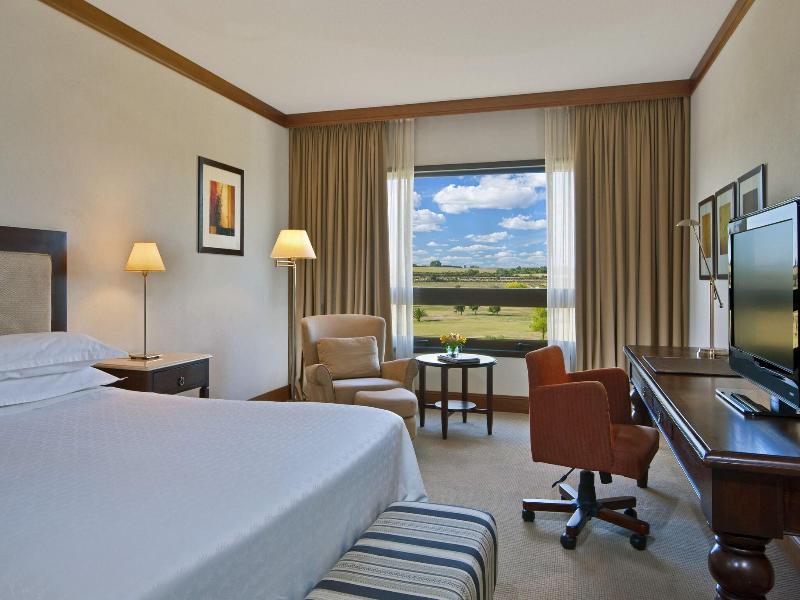 Sheraton Colonia Golf & Spa Resort image