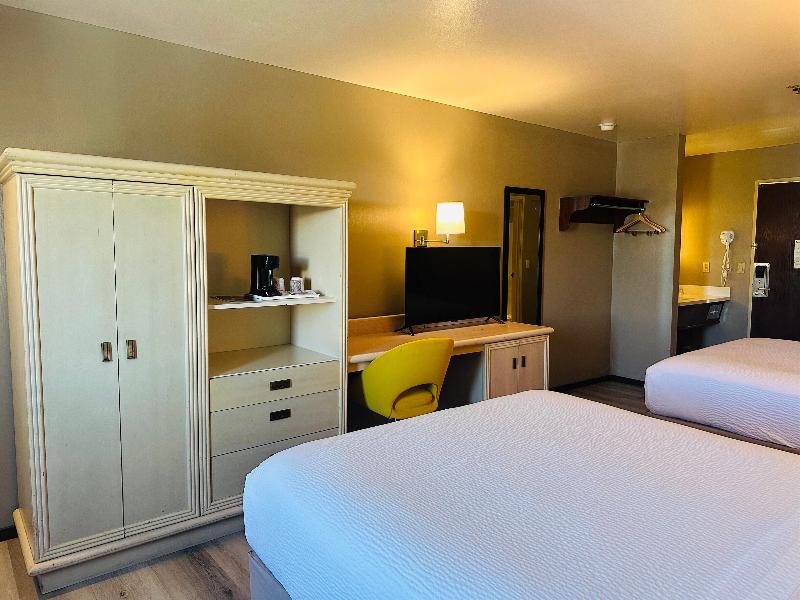 Days Inn by Wyndham Seatac Airport image