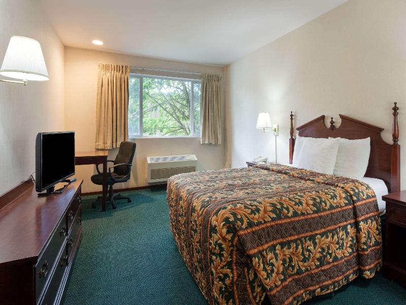 Days Inn by Wyndham Seatac Airport image