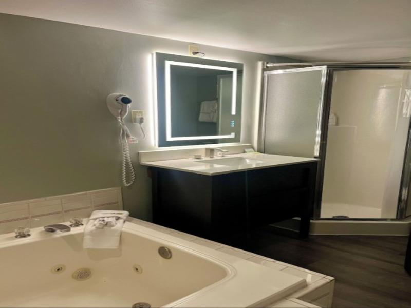 Days Inn by Wyndham Seatac Airport image