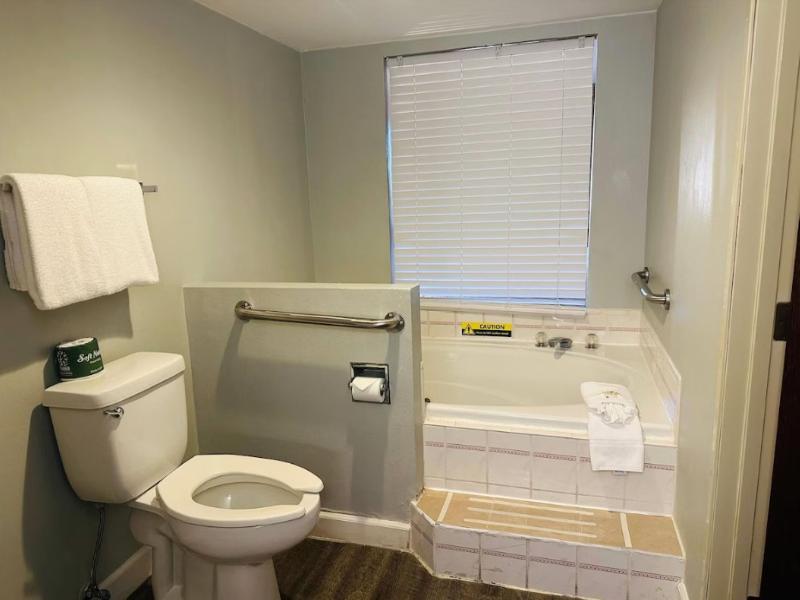 Days Inn by Wyndham Seatac Airport image