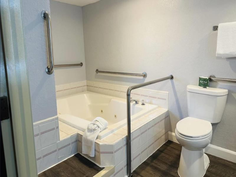 Days Inn by Wyndham Seatac Airport image