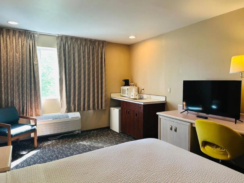 Days Inn by Wyndham Seatac Airport image