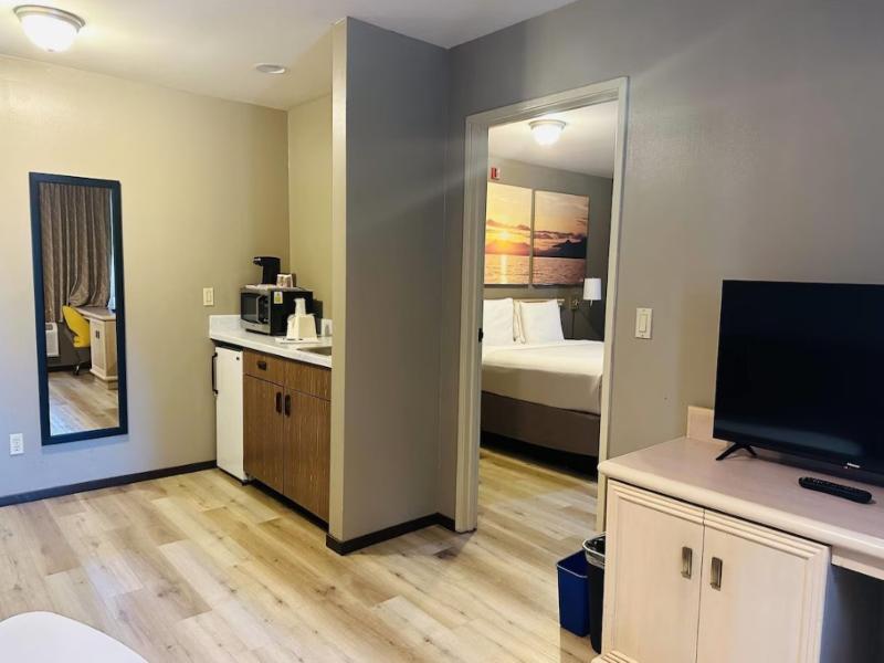 Days Inn by Wyndham Seatac Airport image