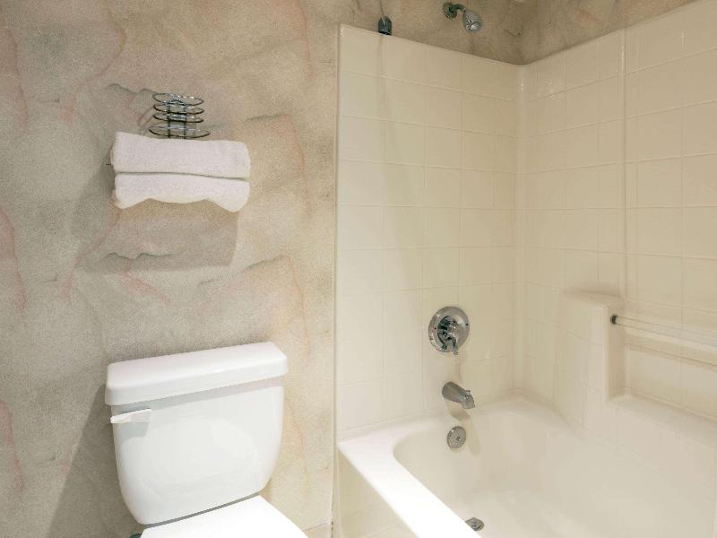 Days Inn by Wyndham Seatac Airport image