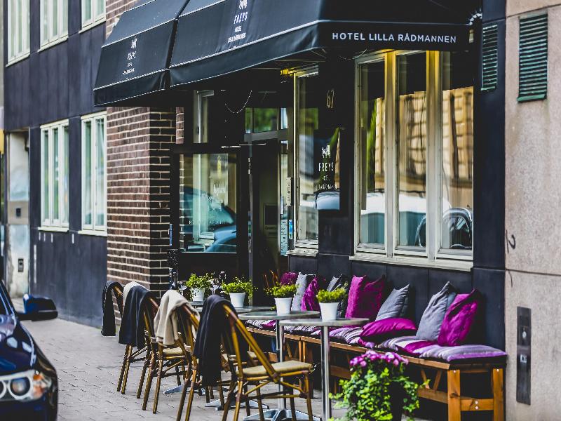 Corner Hotel image