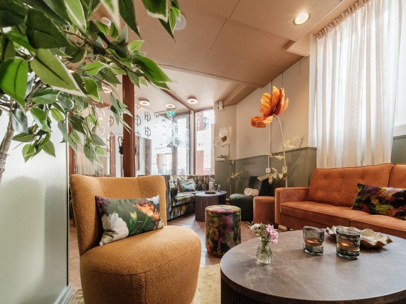 Corner Hotel image