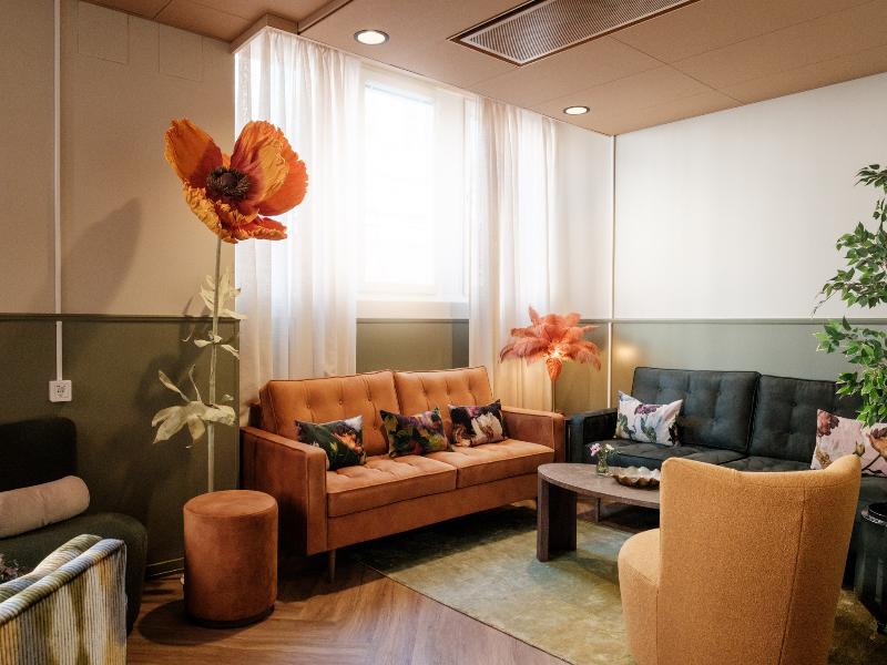 Corner Hotel image