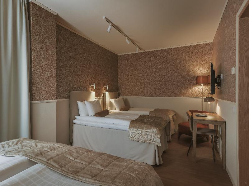 Corner Hotel image