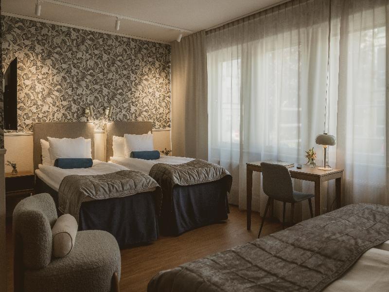 Corner Hotel image