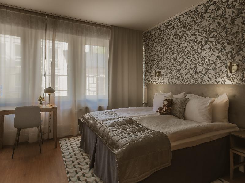 Corner Hotel image