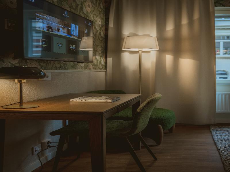 Corner Hotel image