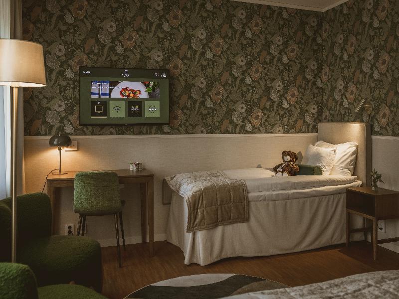 Corner Hotel image