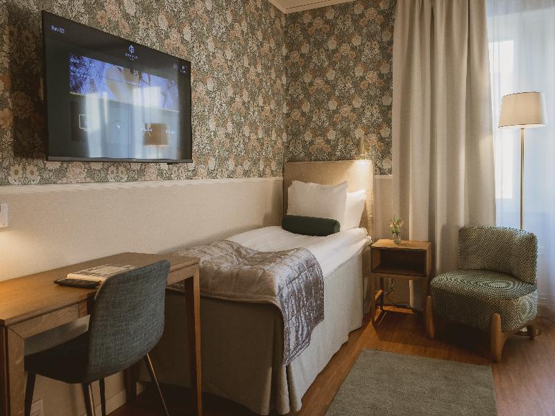 Corner Hotel image
