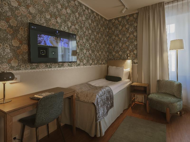 Corner Hotel image