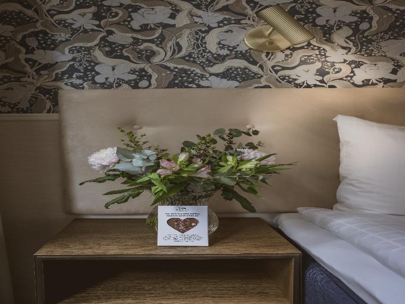 Corner Hotel image