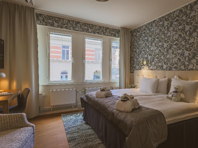 Corner Hotel image