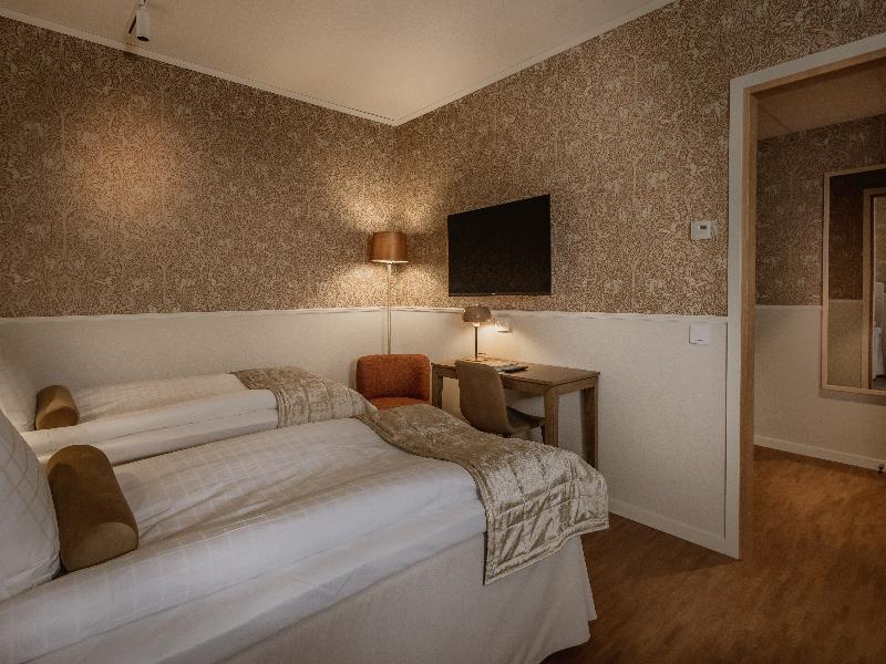 Corner Hotel image