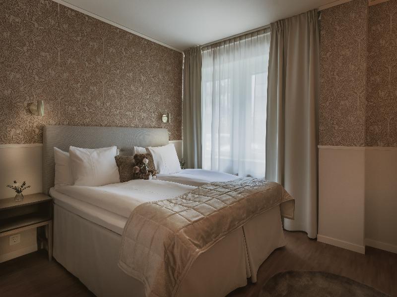 Corner Hotel image