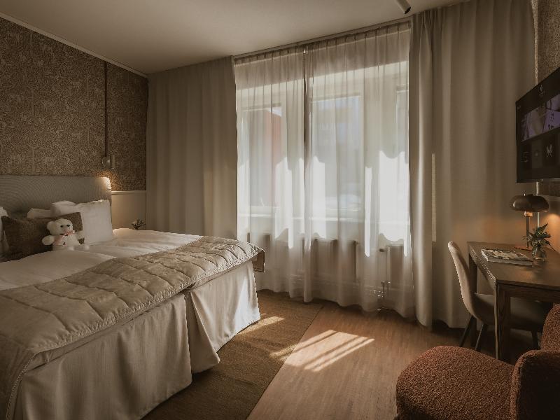 Corner Hotel image