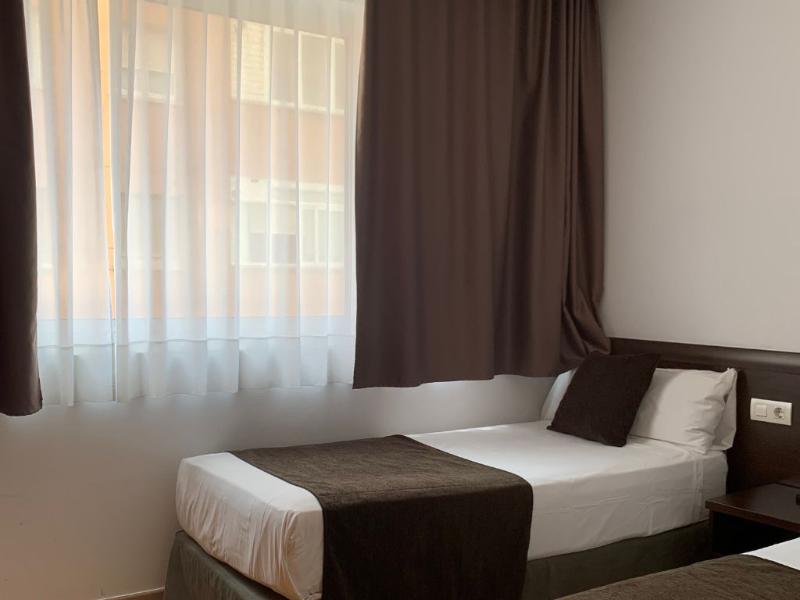 Hotel Travessera image