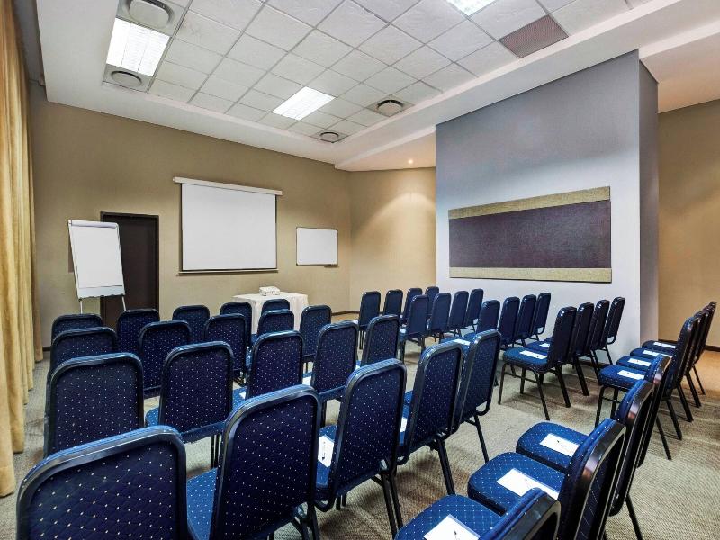 Protea Hotel Lusaka Cairo Road image