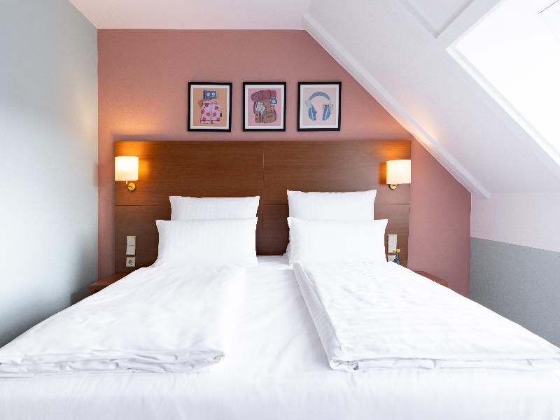 Garner Hotel Stuttgart City Centre by IHG image