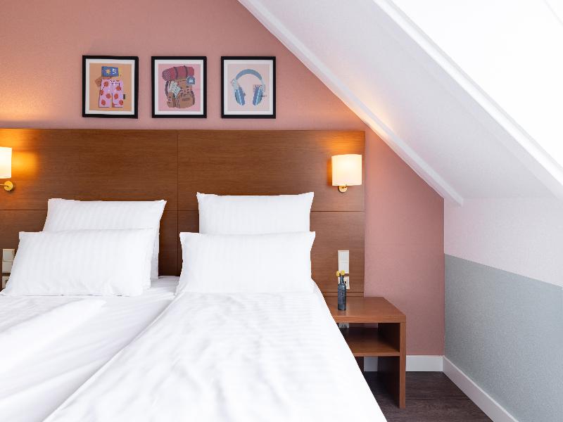 Garner Hotel Stuttgart City Centre by IHG image