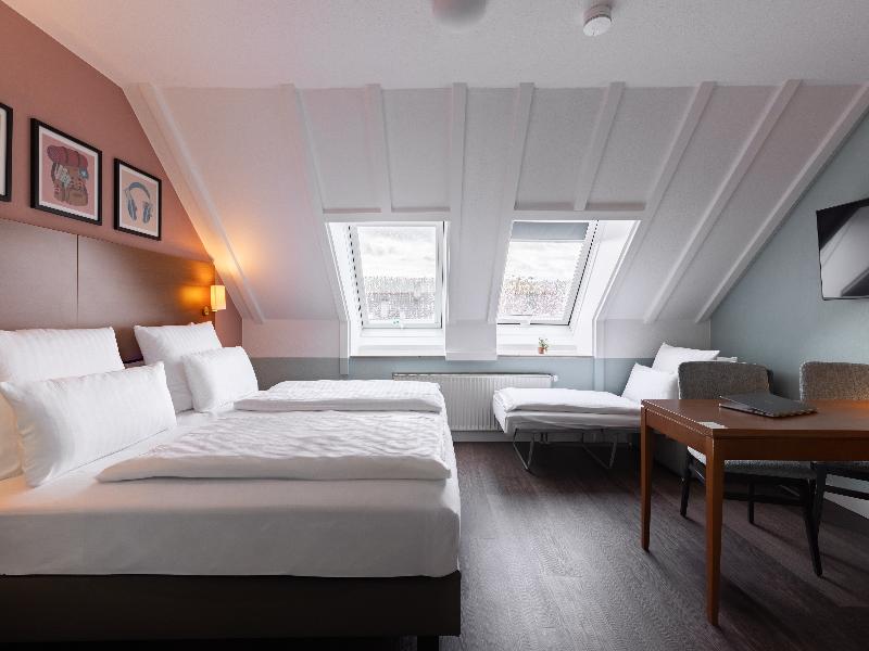 Garner Hotel Stuttgart City Centre by IHG image