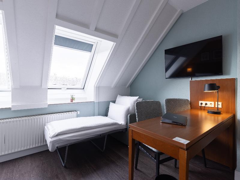 Garner Hotel Stuttgart City Centre by IHG image