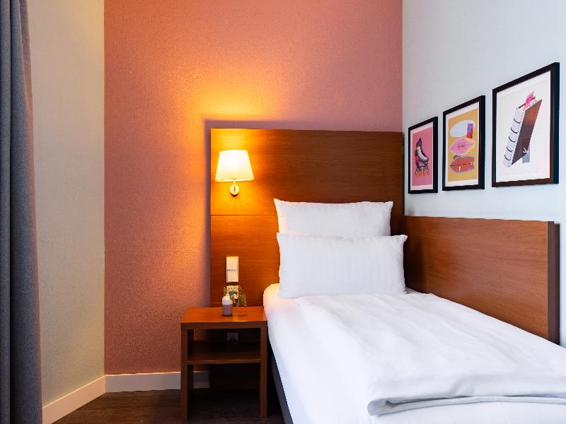 Garner Hotel Stuttgart City Centre by IHG image