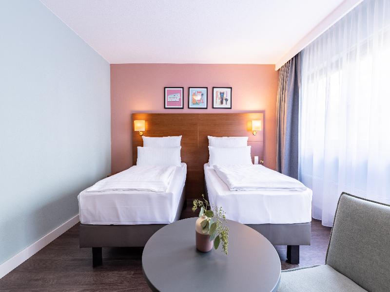 Garner Hotel Stuttgart City Centre by IHG image
