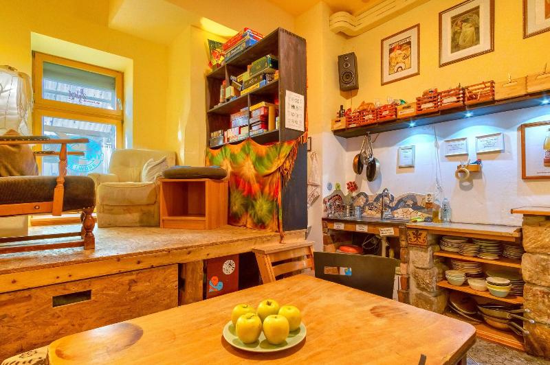 Hostel Lollis Homestay image