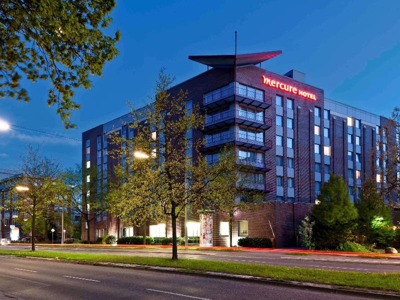 Mercure Hotel Hamburg Am Volkspark image
