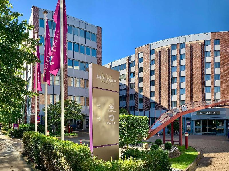 Mercure Hotel Hamburg Am Volkspark image